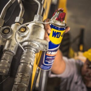 WD-40 Flexible 5-in-1 Multi-use oil 400ml spray can with 18cm straw - Image 3